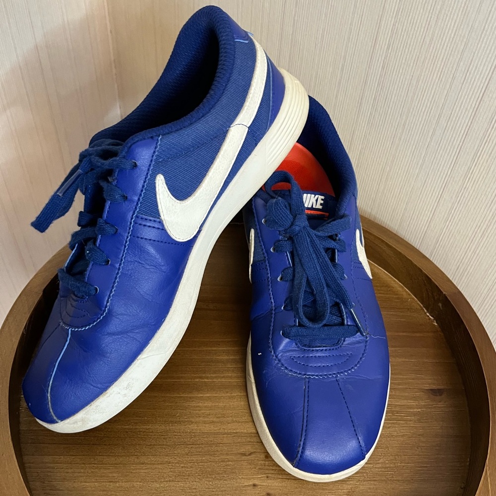 Nike Golf Size 8 Lunarlon women’s shoes cobalt blue with white swoosh